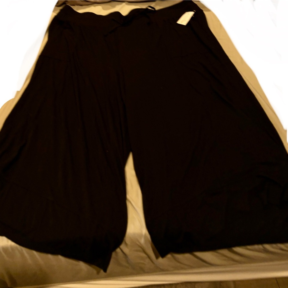 Livi Active Black Wide Leg Pants